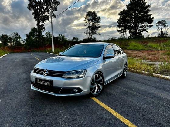 VOLKSWAGEN JETTA 2.0 COMFORTLINE FLEX 4P TIPTRONIC